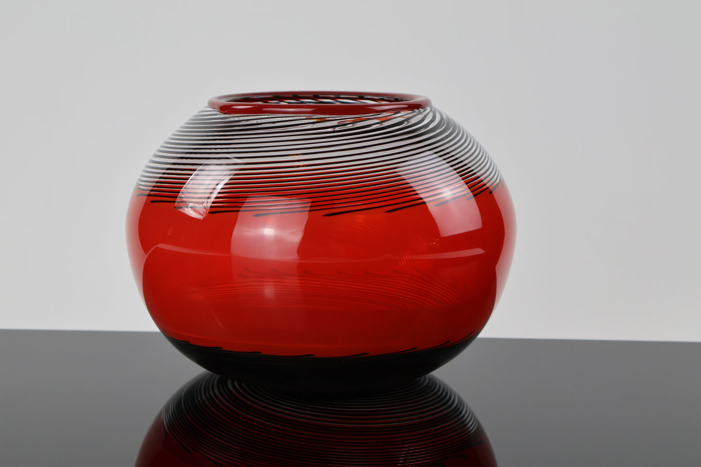 Red and Black Encalmo Basket Vase