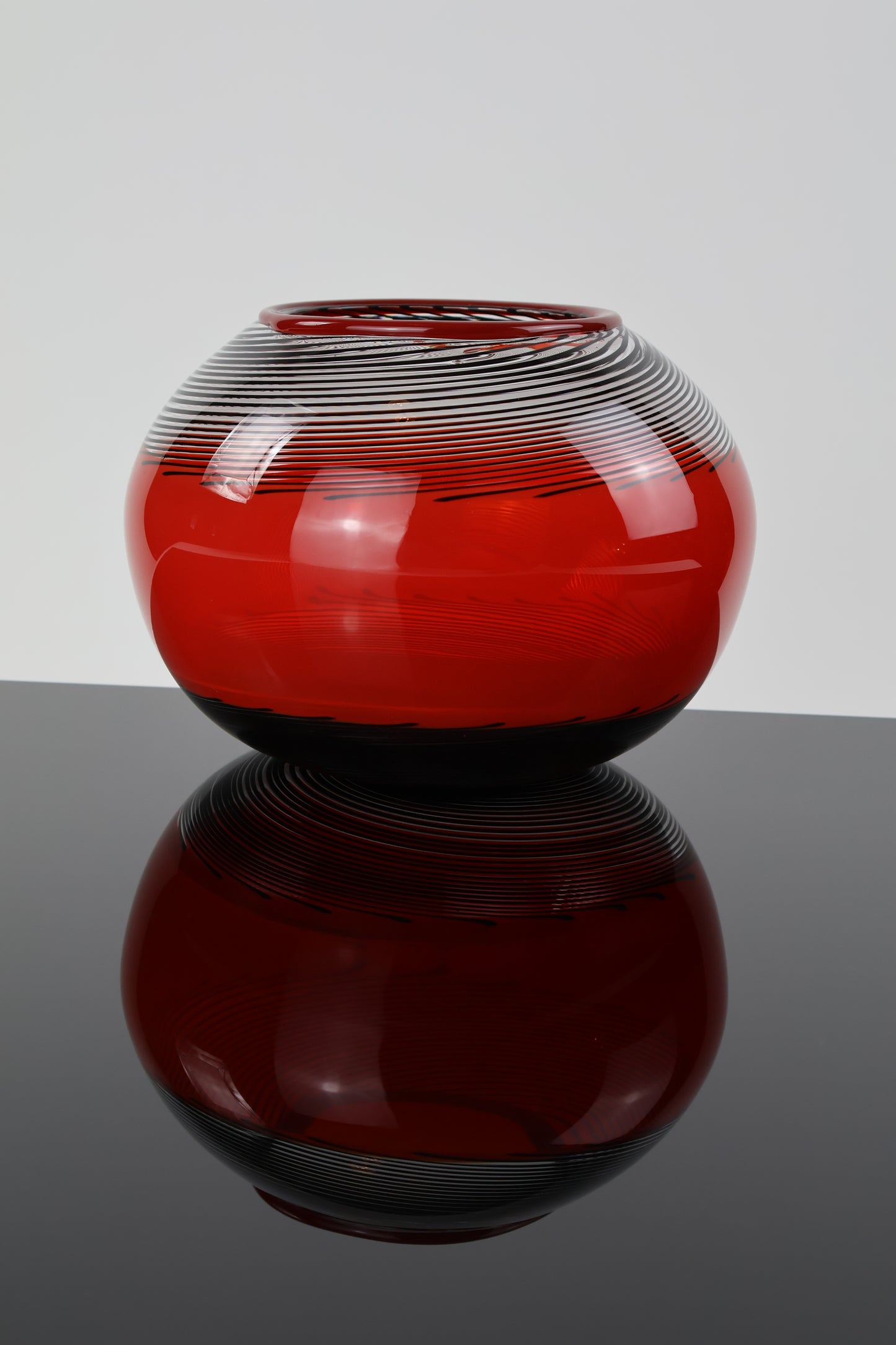 Red and Black Encalmo Basket Vase