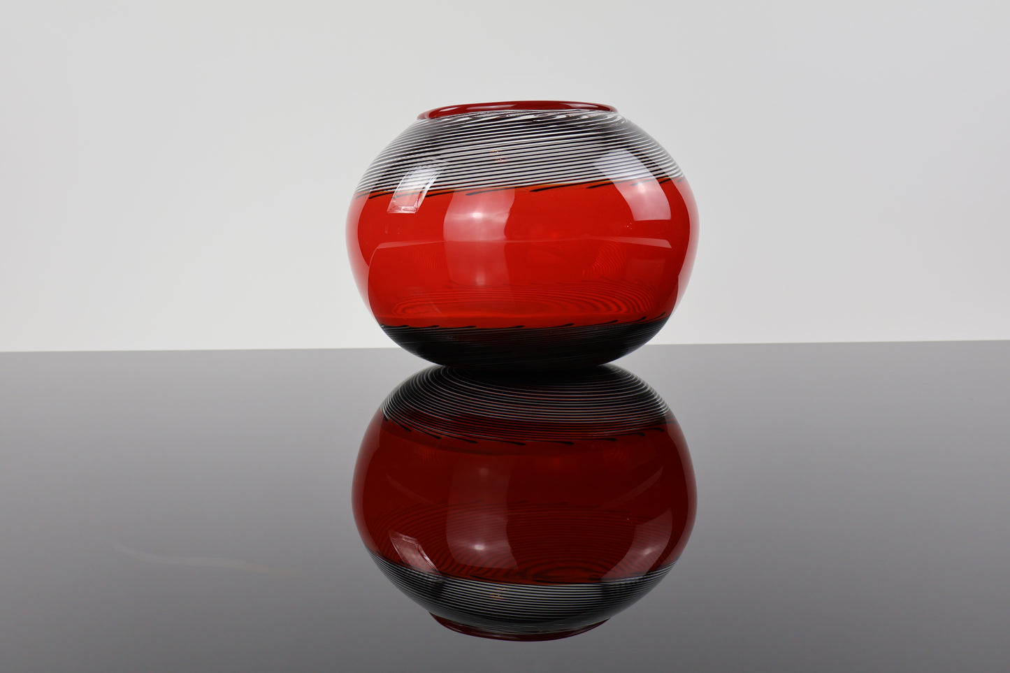Red and Black Encalmo Basket Vase