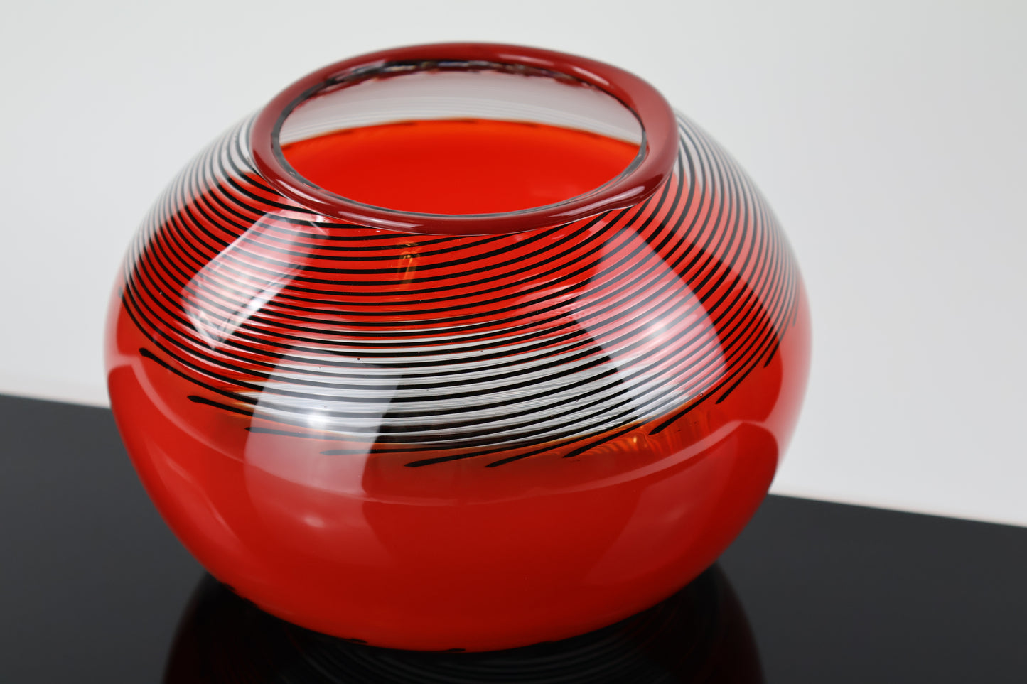 Red and Black Encalmo Basket Vase