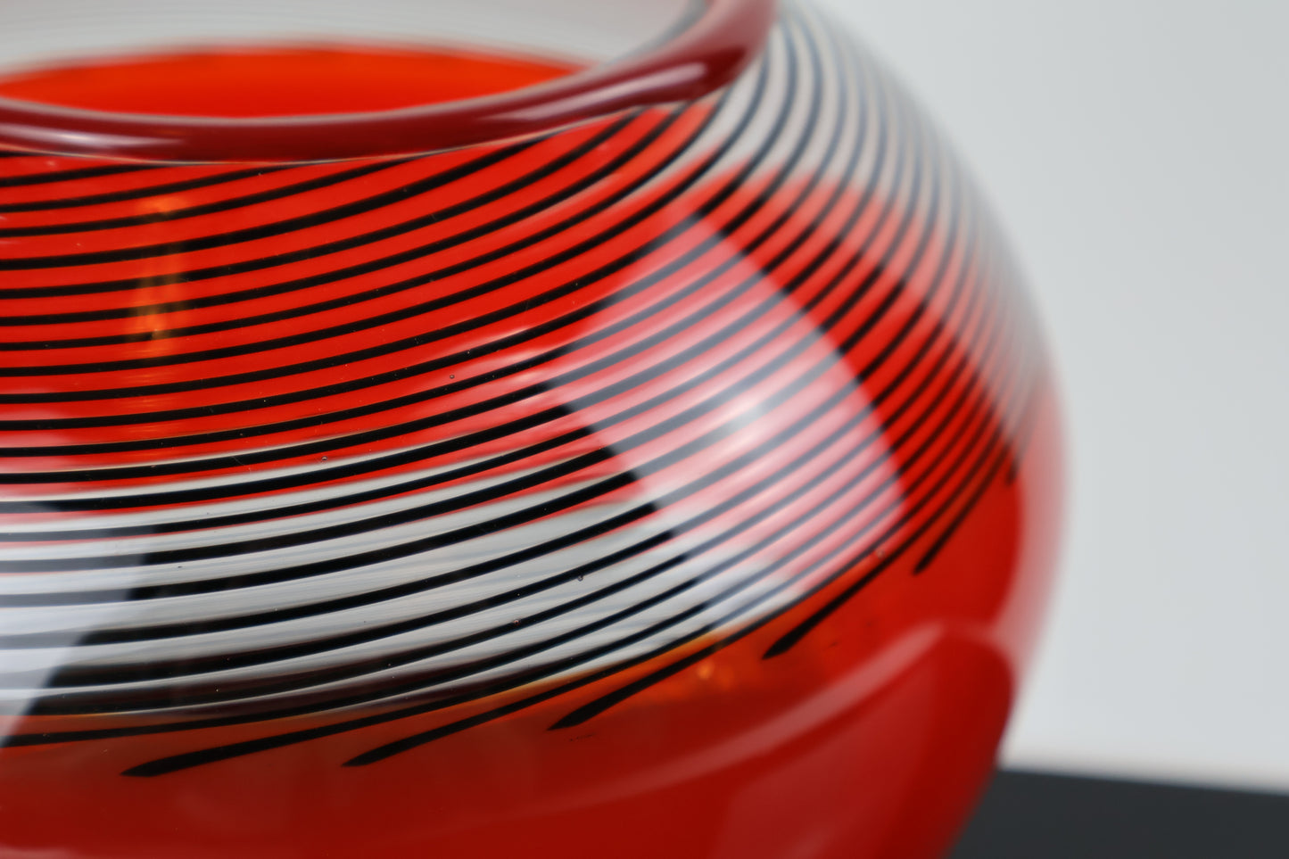 Red and Black Encalmo Basket Vase