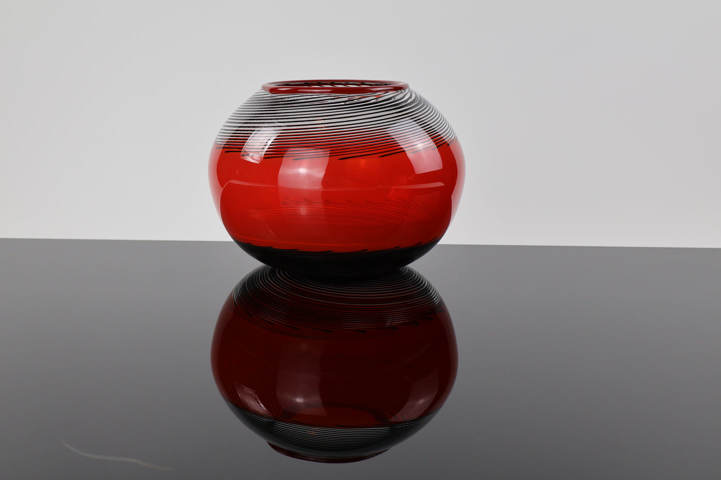 Red and Black Encalmo Basket Vase
