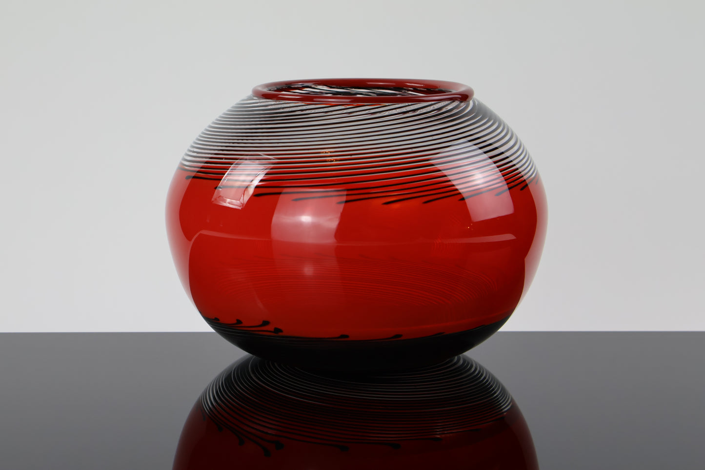 Red and Black Encalmo Basket Vase