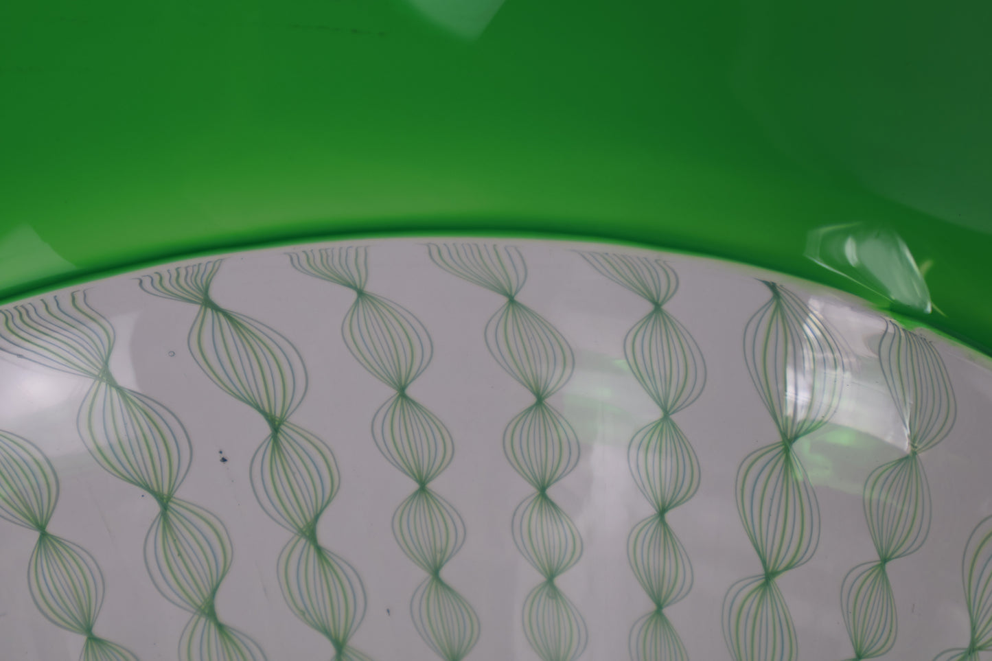 Emerald Green Encalmo Vase